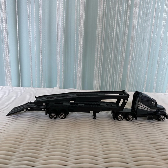 Bundle of Four Toy Vehicles - Picture 10 of 17